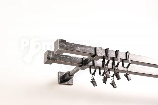Garniža kovová patinovaná dvojtyčová Quatro 20x20 mm farba Čierno-strieborná